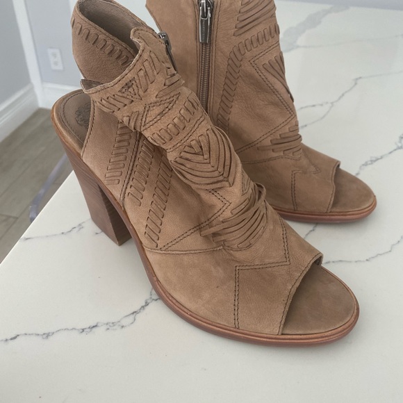 Vince Camuto Karenta leather open toe shoes tan size 10 - Picture 13 of 14